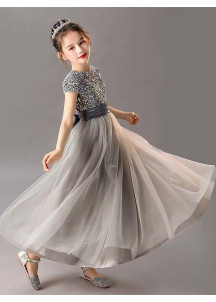 robe fille d'honneur princesse en tulle gris argenté brodé de sequins multicolores