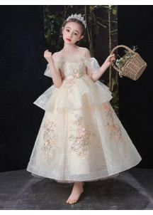 robe fille mariage en tulle champagne ornée de délicates broderies florales jupe à double volants