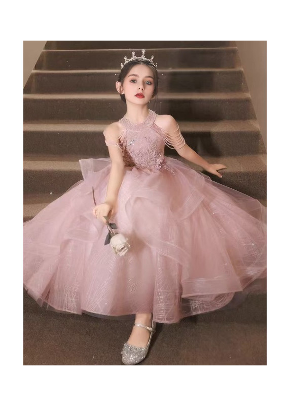 robe soirée enfant en tulle rose avec col haut et jupe ample à volants superposés