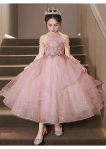 robe soirée enfant en tulle rose avec col haut et jupe ample à volants superposés