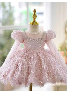 robe de fille de fleur rose féerique avec jupe en plumes vaporeuses