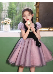 robe cérémonie fille corsage noir et jupe ample et vaporeuse en tulle rose poudré