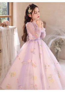 robe fête enfant en tulle lilas pâle aérien et léger orné de broderies florales multicolores