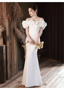 robe de soirée sirène en satin de soie blanc cassé