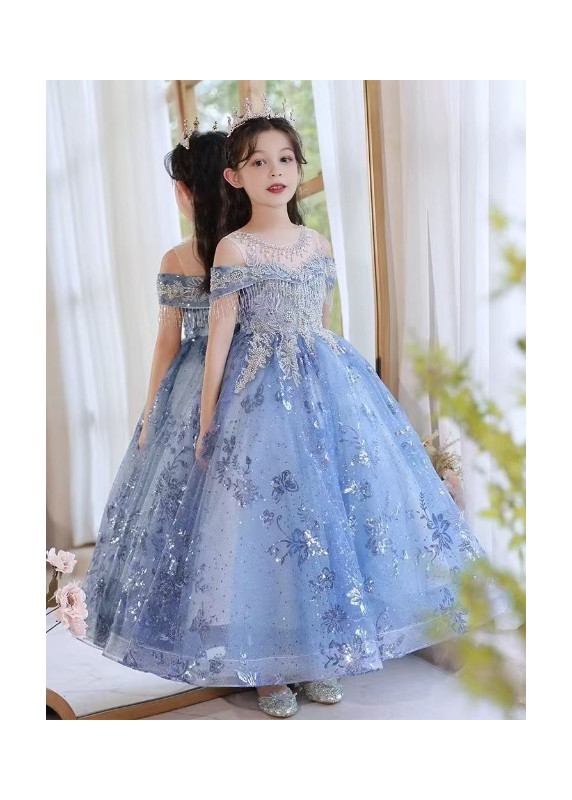 robe soirée cérémonie hivernale en tulle bleu orné de franges tombantes