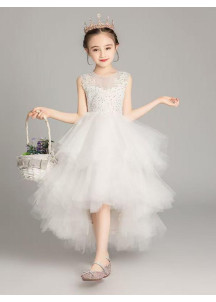 robe fille de cérémonie en tulle blanc volants superposés jupe asymétrique