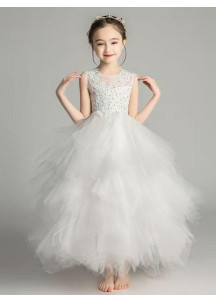 robe fille de cérémonie en tulle blanc volants superposés jupe asymétrique