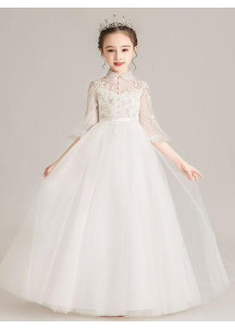 robe baptême petite fille longue en tulle blanc et dentelle florale à col Claudine