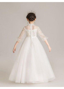 robe baptême petite fille longue en tulle blanc et dentelle florale à col Claudine