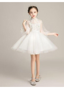 robe baptême petite fille longue en tulle blanc et dentelle florale à col Claudine