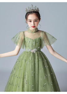 robe cérémonie petite fille longue en tulle vert parsemé de sequins scintillants