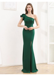 robe longue vert émeraude de soirée avec col asymétrique et fente latérale