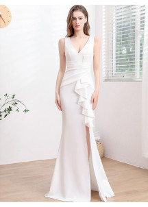 robe de bal blanche coupe sirène avec cascade de volants