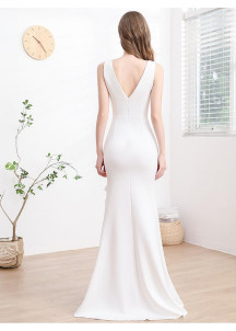 robe de bal blanche coupe sirène avec cascade de volants