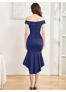 robe de cocktail bleu marine épaule dénudée jupe asymétrique