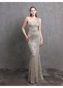 A Dazzling and Sophisticated Ceremonial Gown