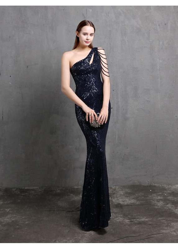 A Dazzling and Sophisticated Ceremonial Gown