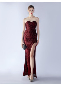 Dazzling Silver Evening Gown with Heart-Shaped Bustier and Daring Side Slit