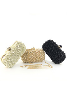 Luxury Evening Clutch Bag Adorned with Delicate Ivory Pearls