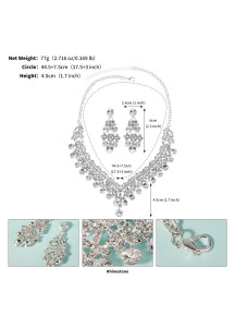 Evening Jewelry Set with Sparkling Stones in Cluster Design (Necklace + Earrings)