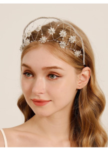 Bridal Headpiece: Sparkling Floral Design with Pearls