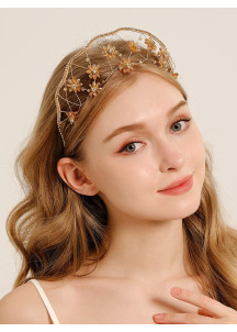 Bridal Headpiece: Sparkling Floral Design with Pearls