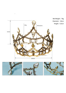 théâtrale couronne en métal doré rehaussé de cristaux chatoyants