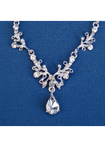 Sparkling Crystal Jewelry Set (Necklace + Earrings) - Glamorous Elegance