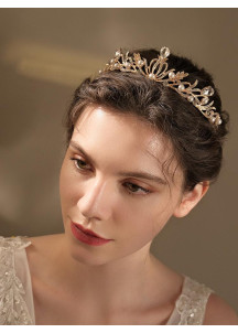 Regal Hair Diadem in Gold Metal with Delicate Pearls