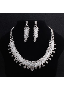 Conjunto de joyas de cristal centelleante deslumbrante (collar + pendientes)