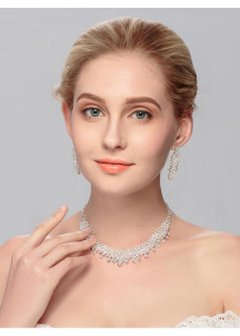 Dazzling sparkling crystal jewelry set (necklace + earrings)