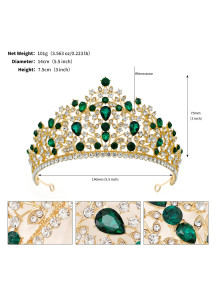 Élégante diadème ornée de scintillants cristaux et pierres précieuses couleurs vives