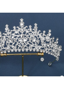 Dazzling Queen's Tiara for Evening Wear with Sparkling Crystals