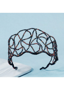 Stunning Headband with Minimalist Design and Sparkling Pearls