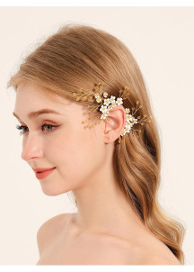 accessoire d'ornement d'oreille à fleurs blanches avec éléments dorés (gauche)