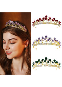 Diadema barroca con rosas rojas y cristales brillantes