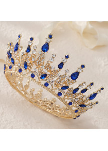 somptueuse couronne à motifs foisonnants de strass précieux