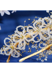 Chic Bridal Headband with Floral Design and Sparkling Pearls