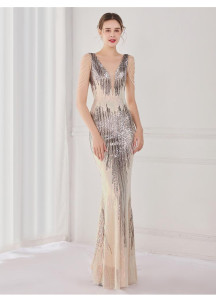 Sequined Evening Gown with Fitted Design and Pearl Fringe