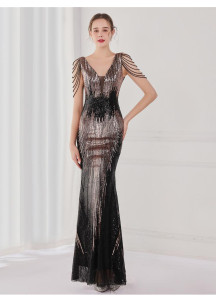 Sequined Evening Gown with Fitted Design and Pearl Fringe