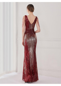 Sequined Evening Gown with Fitted Design and Pearl Fringe