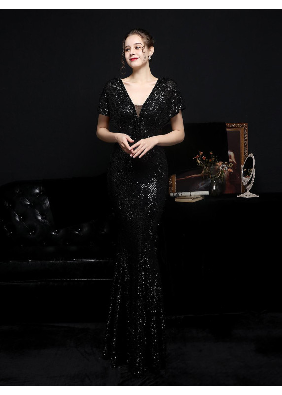 Mermaid-Neck Evening Gown with Fitted Sequined Design