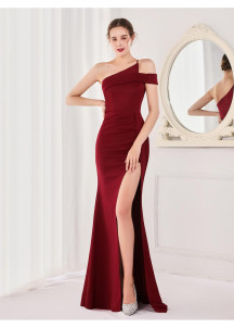 Elegant Sophistication: Asymmetrical One-Shoulder Evening Gown