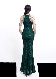 robe de soirée verte émeraude sirène design halter aux décorations scintillantes