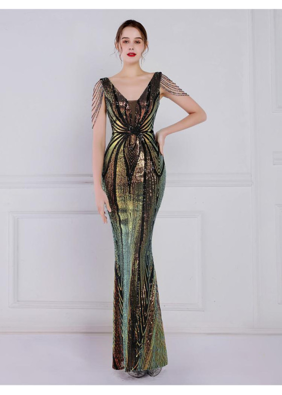 Golden Fitted Evening Gown with V-Neck and Sparkling Sequins